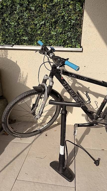 Biciclette: Trek Mountainbike 6700 mit Luftpumpe  – Usato da Kloten venduto da jasonjason1206 1