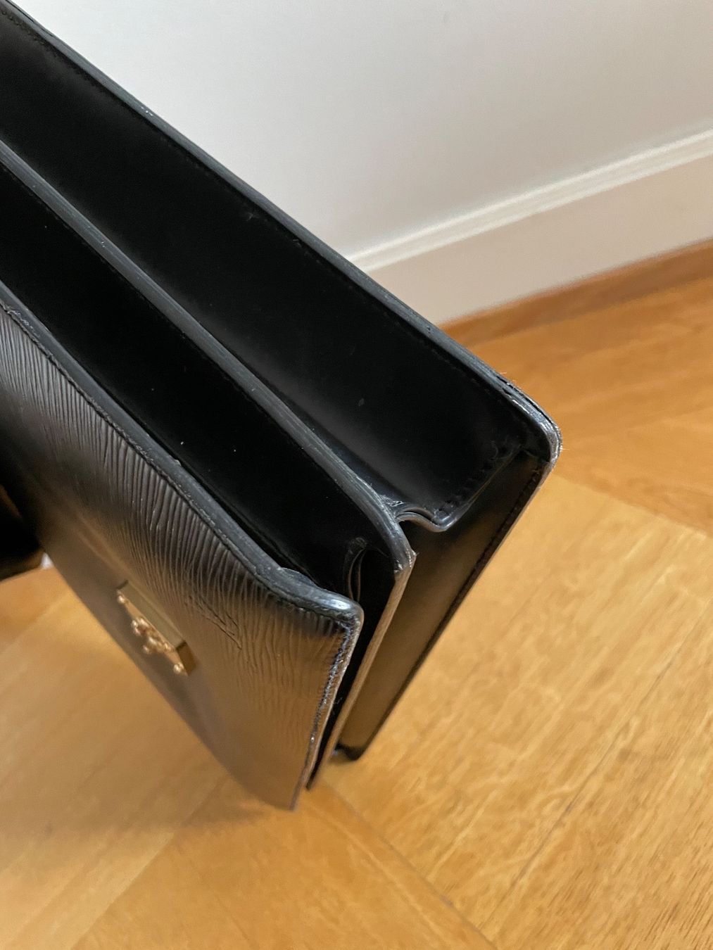 Louis Vuitton Portafogli: Louis Vuitton - Epi Ambassador Briefcase – Usato da Oberrieden venduto da ElsaL 4
