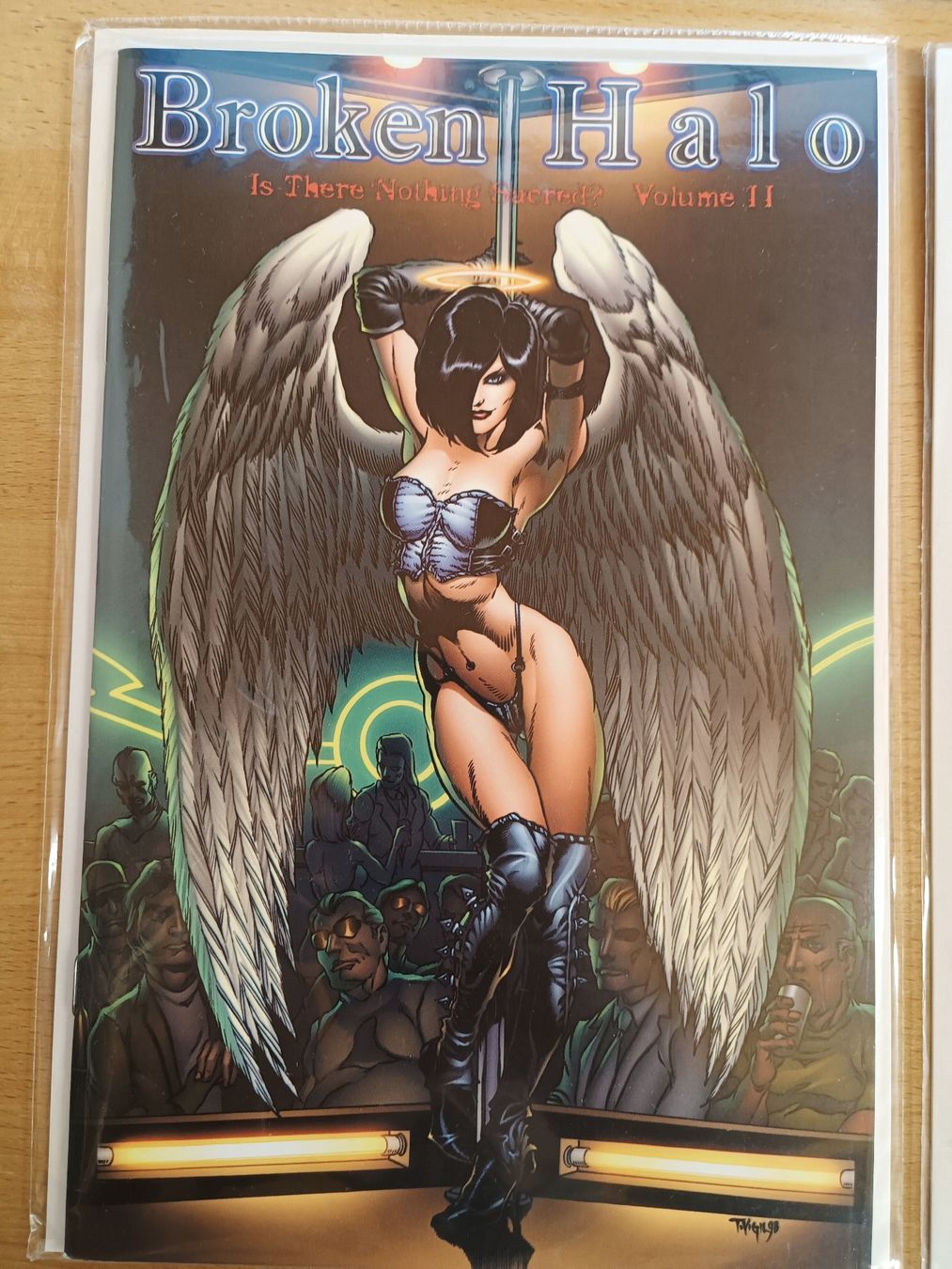 Comics: Broken Halo Vol I und Vol II – Neu und originalverpackt aus Niederweningen von Twisters 1
