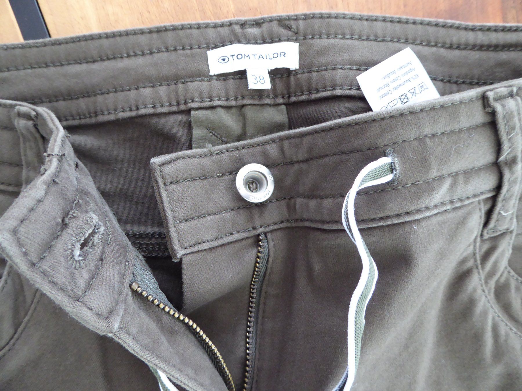 Tom Tailor Pantaloni: Hose Tom Tailor Farbe khaki Grösse 38 – Usato da Entlebuch venduto da roma6370 1