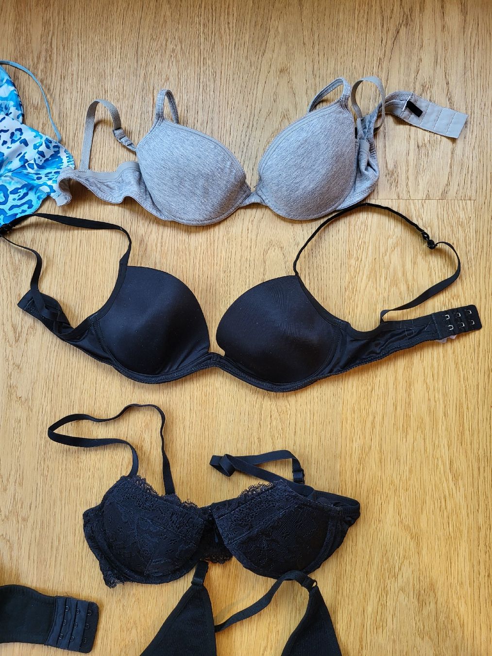 Lotti di vestiti: 9 Teile BHs und Oberteil – Nuovo (secondo la descrizione) da Schlatt ZH venduto da Lin_jh7m 3