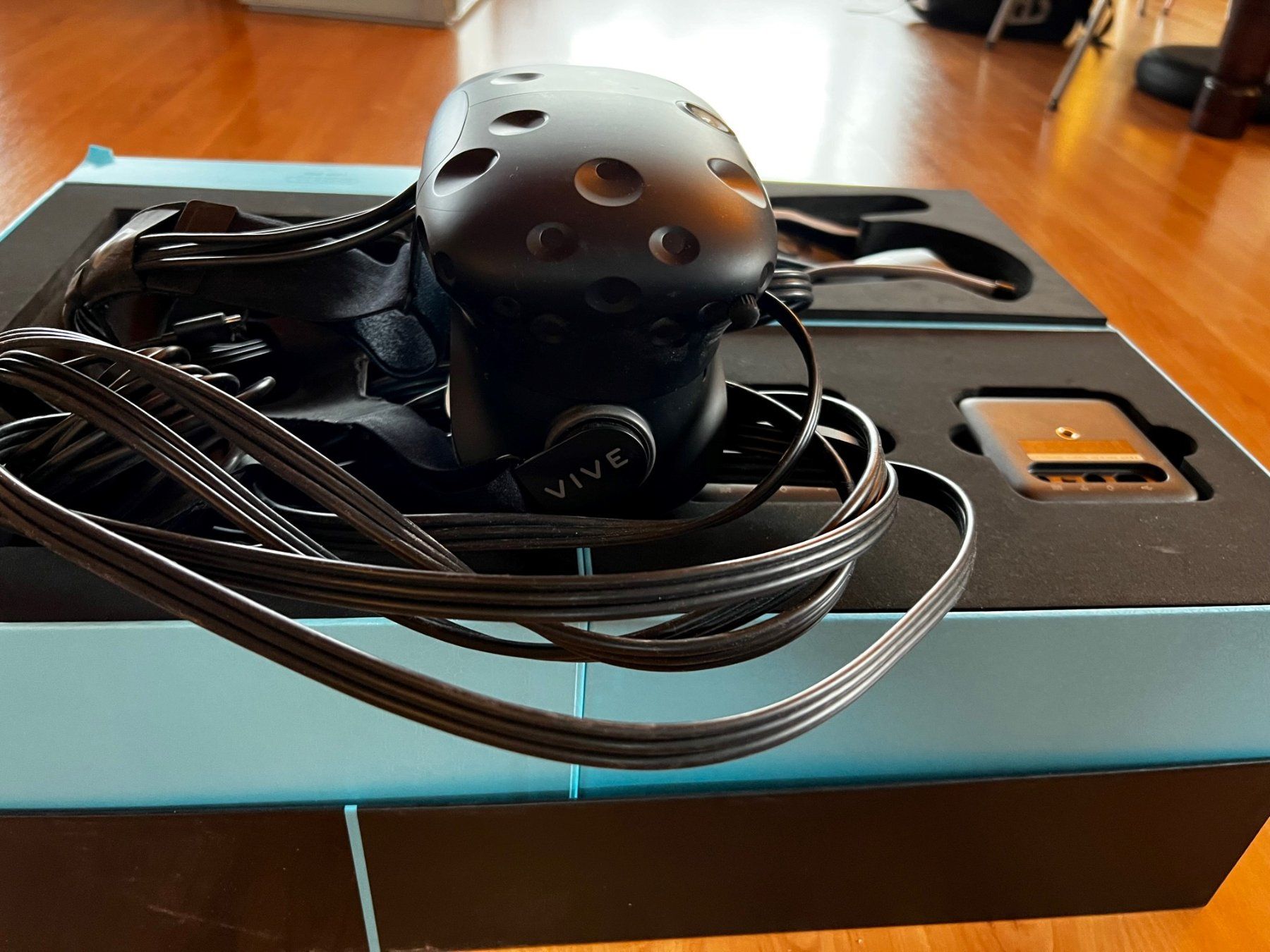 Casco VR: HTC Vive VR-Brille - Eintauchen in virtuelle Welten! – Nuovo (secondo la descrizione) da Zollikerberg venduto da chr_qb28 1