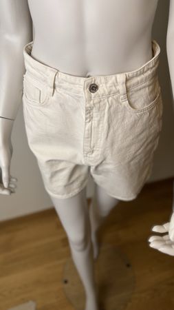 Zara -Weiße Shorts ||Größe 38|