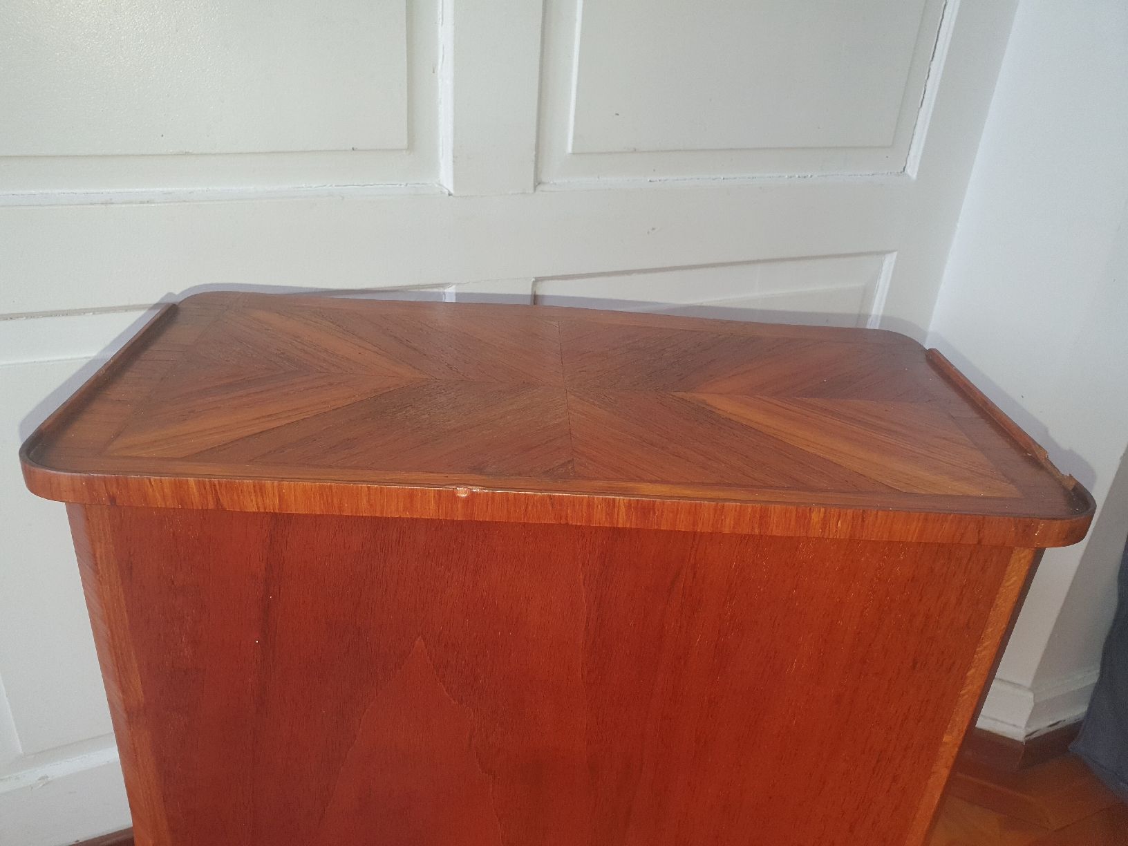 Console: Schöne Konsole – Usato da Flawil venduto da Naphtali 8