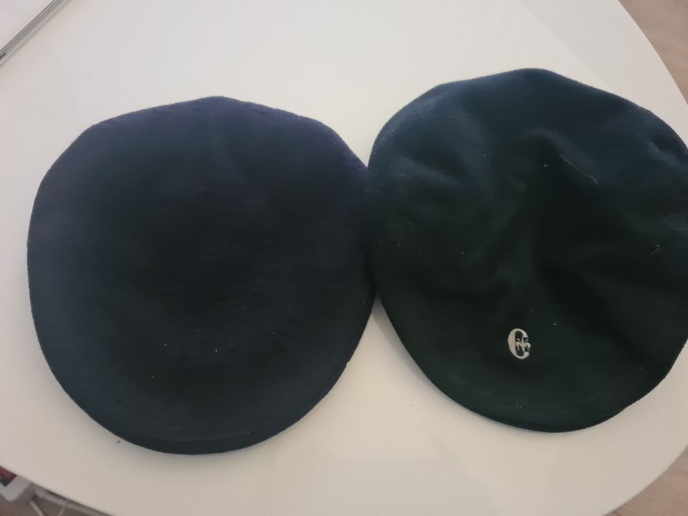 Hüte, Mützen & Caps: 2 Baskenmütze Gr. 56 – Gebraucht aus Winterthur von Natascha_1994