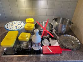 Diverses Küchenmaterial/-zubehör (Sieb, Hobel, Hacker etc.)