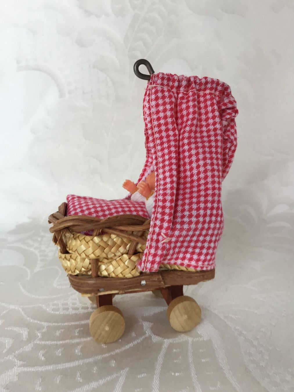 Lundby Case e mobili per bambole: Älteres Puppenstuben Wägeli Lundby – Usato da St. Gallen venduto da chamilla 3