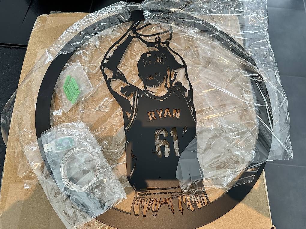 Insegne: Plaquette en métal mural Ryan – Usato da Evionnaz venduto da axe_xdc9 2