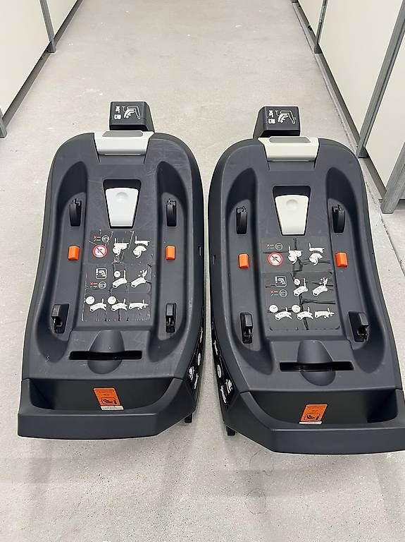 Seggiolini per auto: Babyschale und 2x Isofix Station – Usato da Zürich venduto da jen_twn6 3