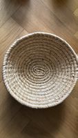 Corbeille vintage en osier, idéale pour décorer la maison!