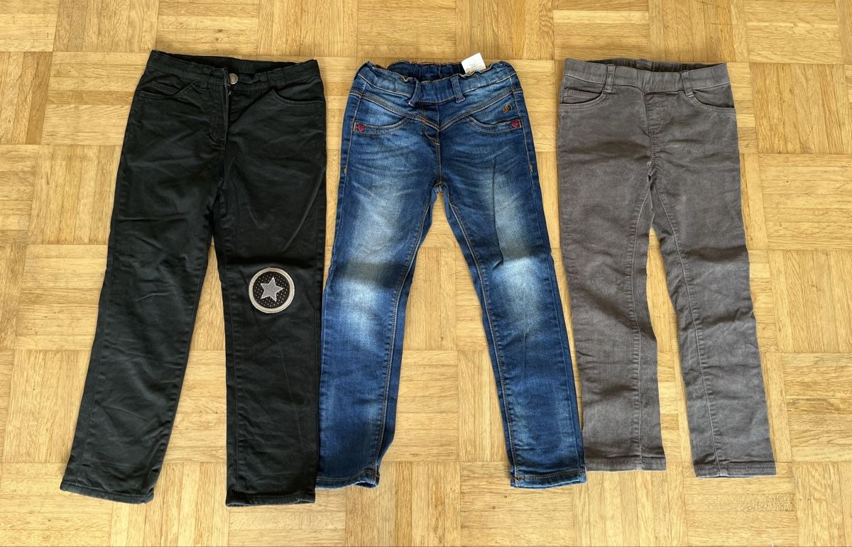 Kleiderpakete & -sets: 3 Paar Mädchenhosen 116 – Gebraucht aus Bern von bet_576q