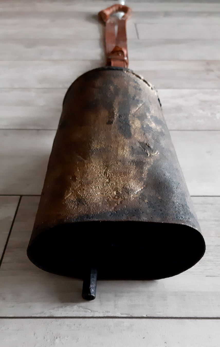 Campanacci mucche: Schöne Glocke mit Lederriemen – Usato da Tagelswangen venduto da BrigittaC01 4