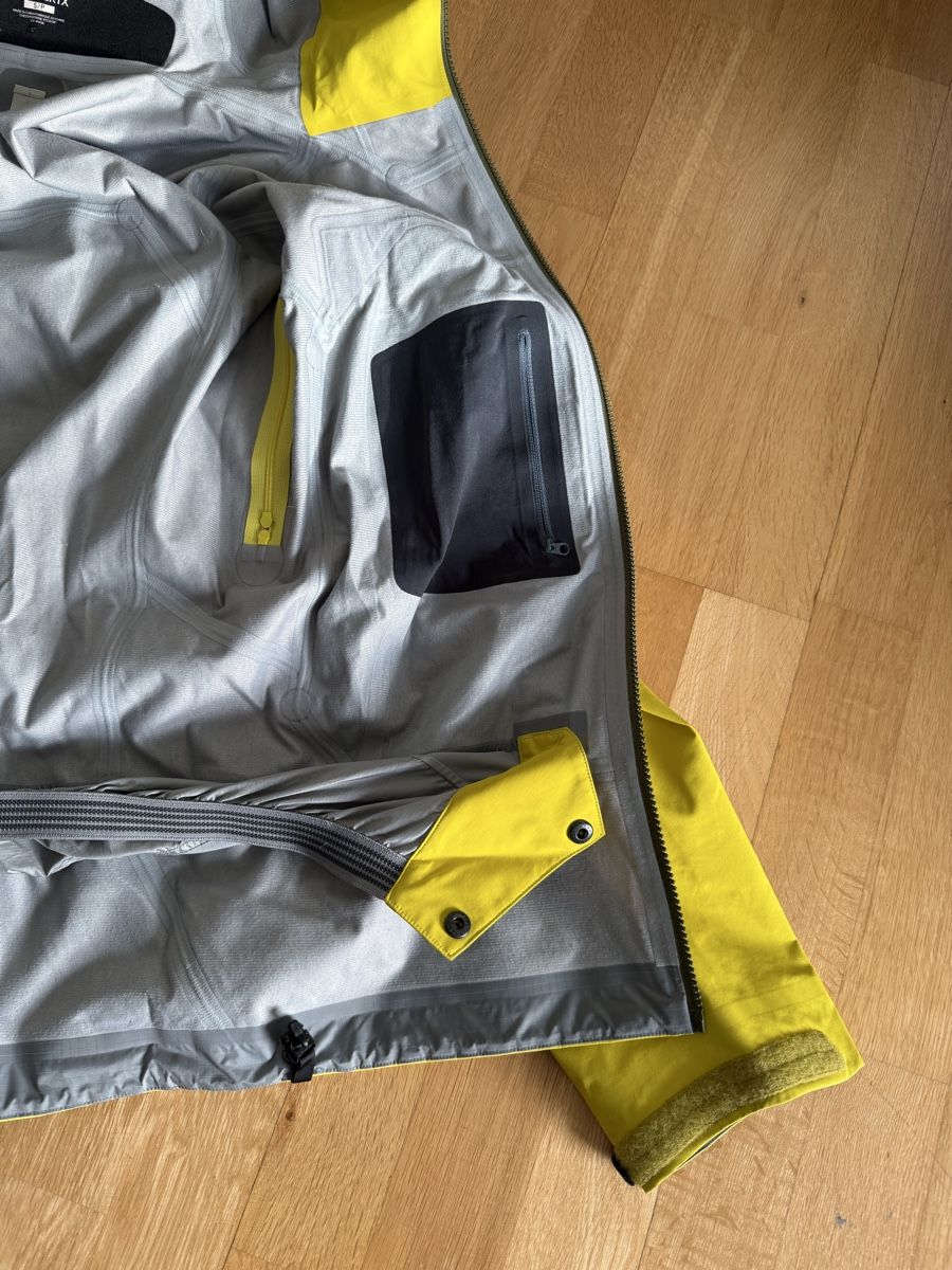 Arcteryx Giacche: Arc’teryx Sabre Gore-Tex Lampyre jacket – Usato da Zürich venduto da yoyo0013 2