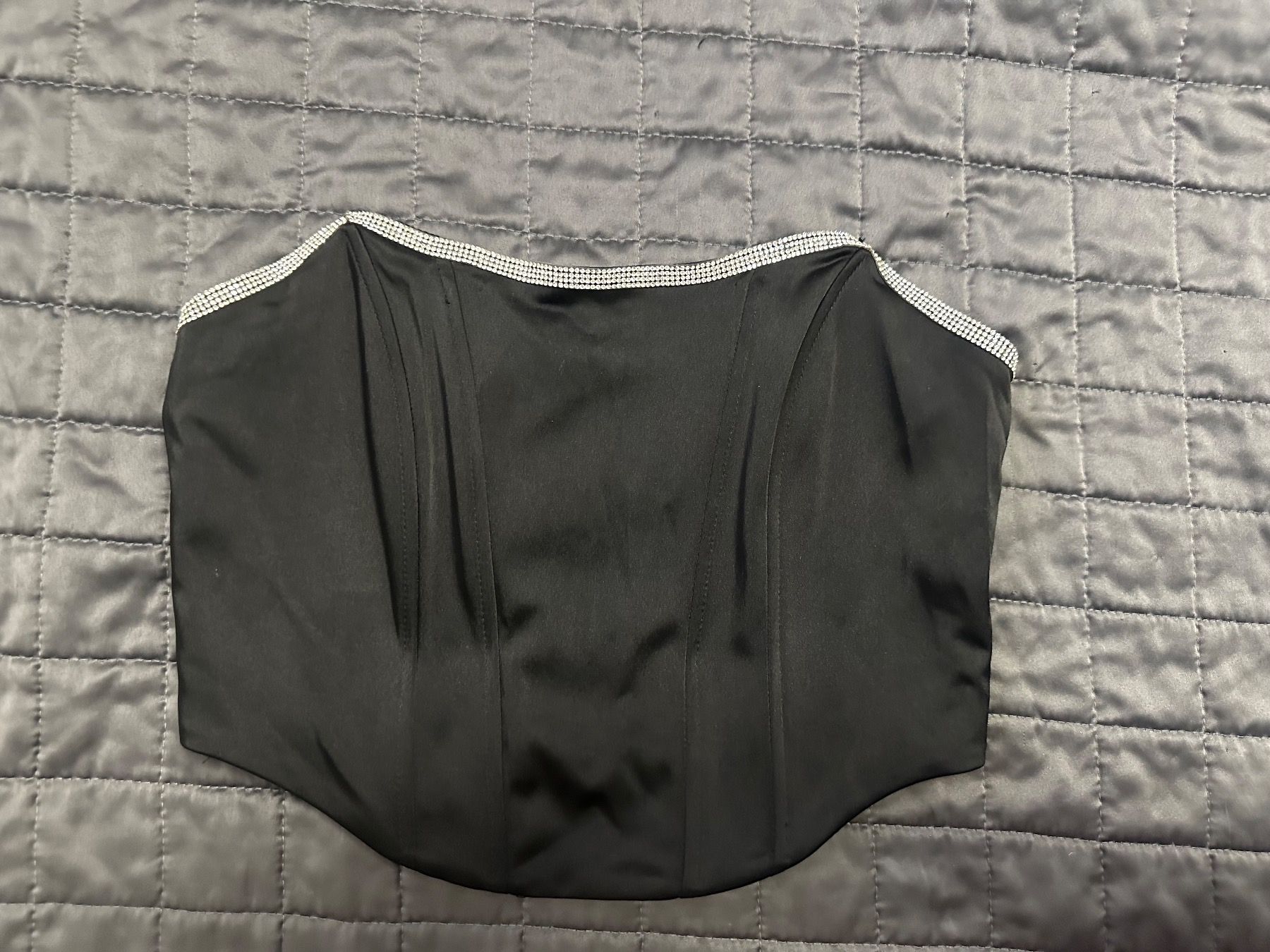 Tally Weijl Top: Schwarzes elegantes Top mit Strass, Grösse M – Nuovo (secondo la descrizione) da Zürich venduto da kri_hy6t