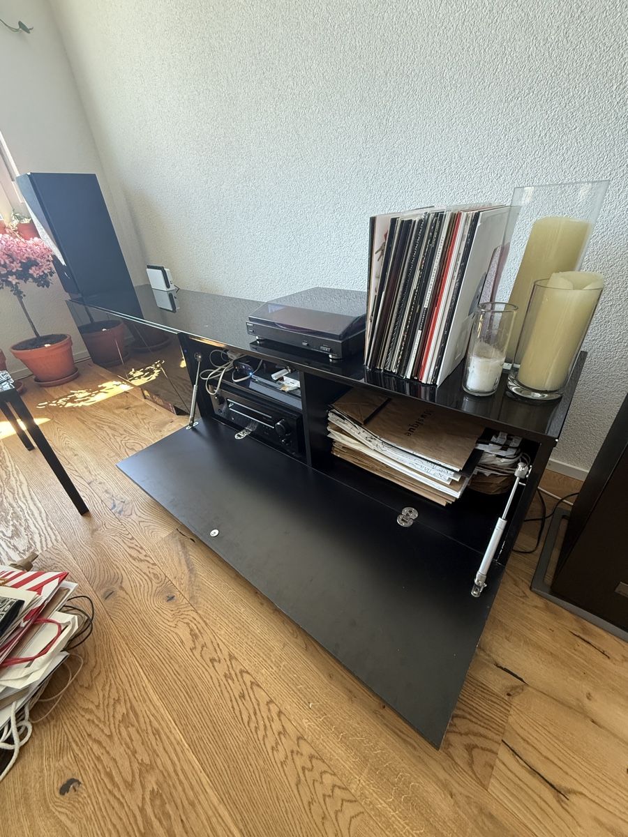 TV Möbel: Schwarzes Sideboard / TV-Möbel – Gebraucht aus Bern von fab_tx65