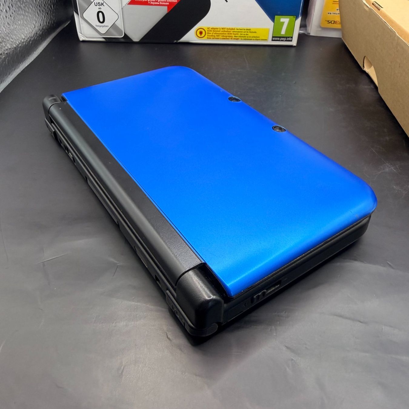 Nintendo Console: Nintendo 3DS XL Blau mit OVP – Usato da Düdingen venduto da Nerdworld 7