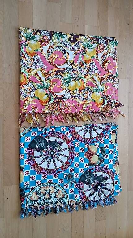 Tissus: 2 Tücher aus Viscose gr.165 x 108 cm – D'occasion à Bern par dmanci