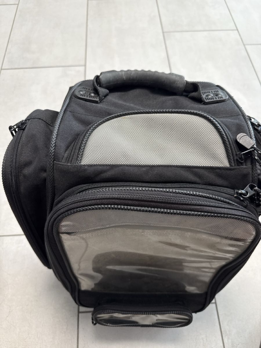 IXS Borse: IXS Tankrucksack Motorrad Tasche Schwarz – Usato da Hunzenschwil venduto da Amblazing 3