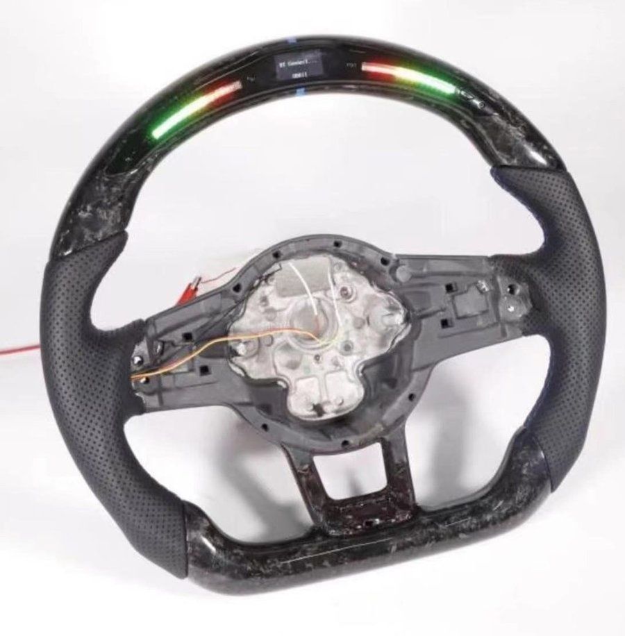 Volkswagen Tutti pezzi di ricambio auto: VW Golf 7/7.5 LED Forged Carbon Lenkrad – Nuovo e nell'imballaggio originale da Volketswil venduto da Willis_Autoteile 2