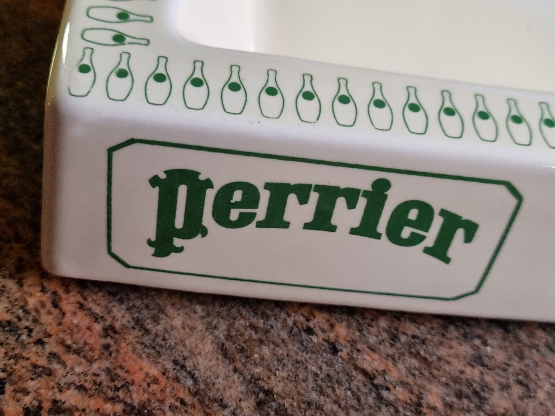 Portacenere: Perrier Aschenbecher – Usato da Trachslau venduto da post35 1