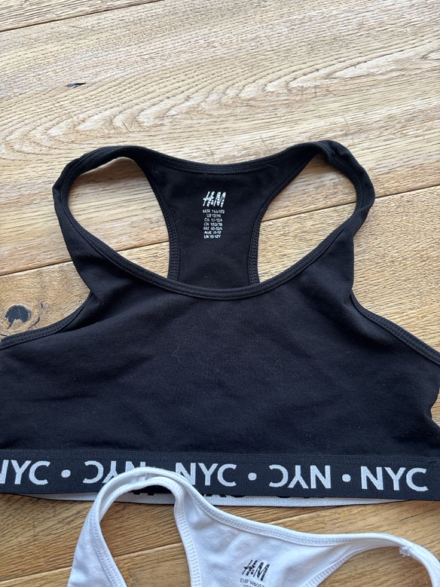 H&M Camicette, T-shirt & Top: Set mit 4 H&M Tops, NYC 146/152 – Usato da Wilen b. Wil venduto da b-mountain 1