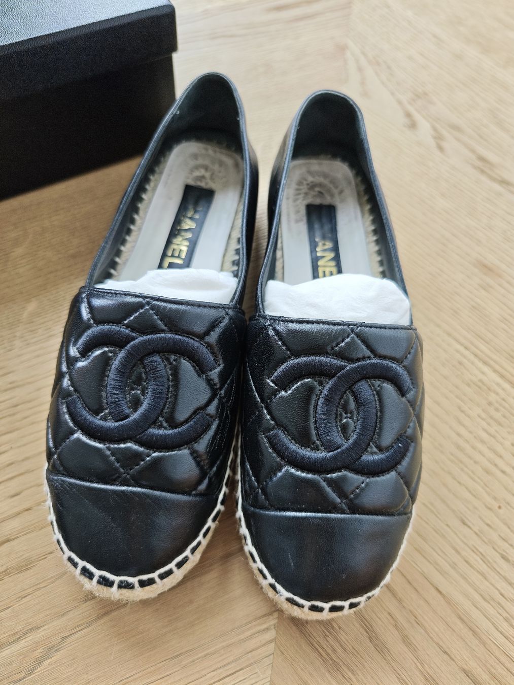 Chanel Chaussures femmes: CHANEL Espadrilles Lammleder schwarz – D'occasion à Erlenbach ZH par nlh 3