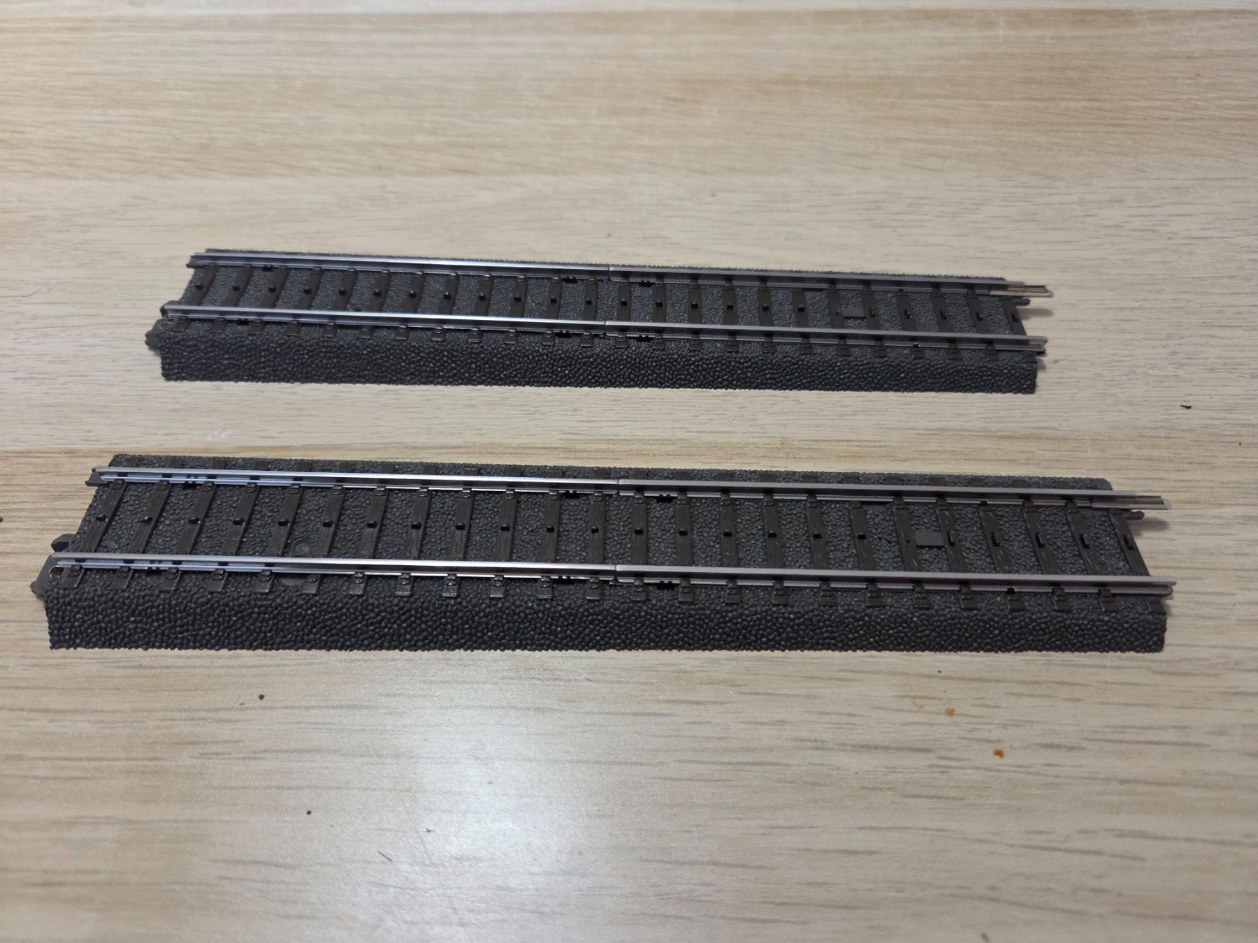 Märklin Modellini di ferrovie: Märklin 2 x 24922 Übergangsgleis C H0 – Usato da St-Aubin-Sauges venduto da Lo_Go