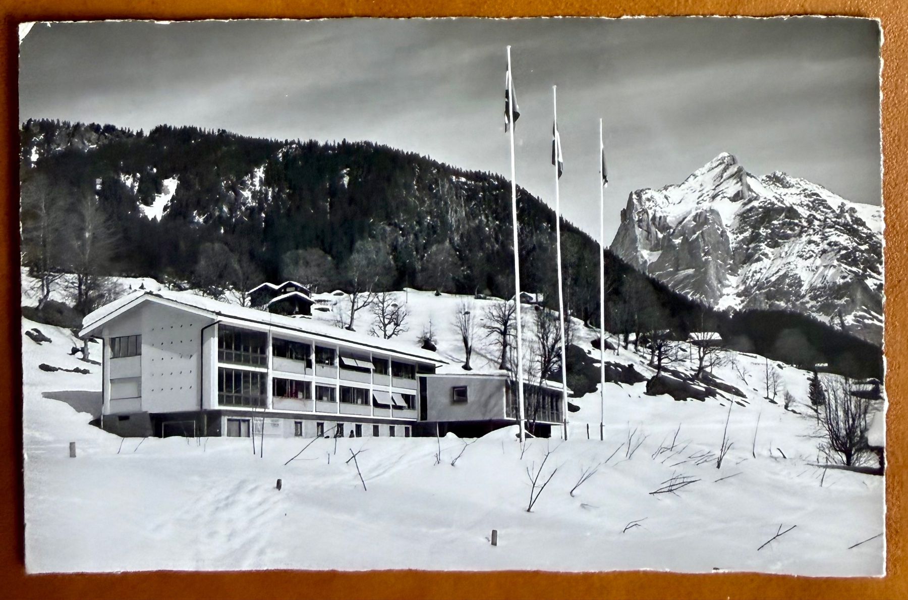 Cartes postales: Grindelwald - Bieler - Ferienhelm 1957 – D'occasion à Lutry par Ediego