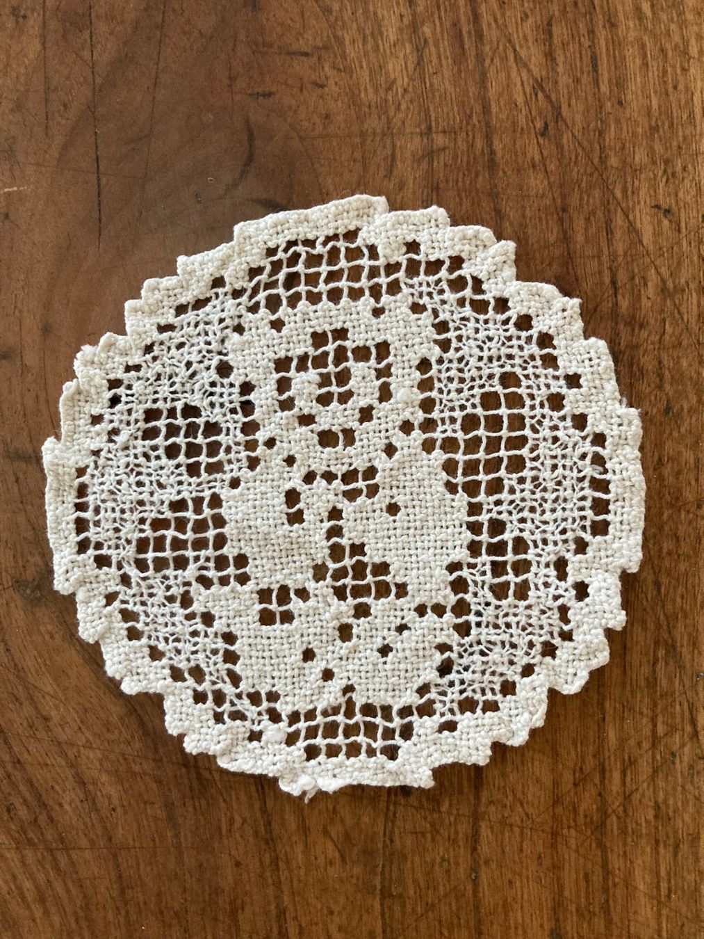 Dessous de verre: SPITZENDECKCHEN   KLÖPPELDECKCHEN   HANDARBEIT  TEDDYBÄR – D'occasion à Subingen par ArtBead 3