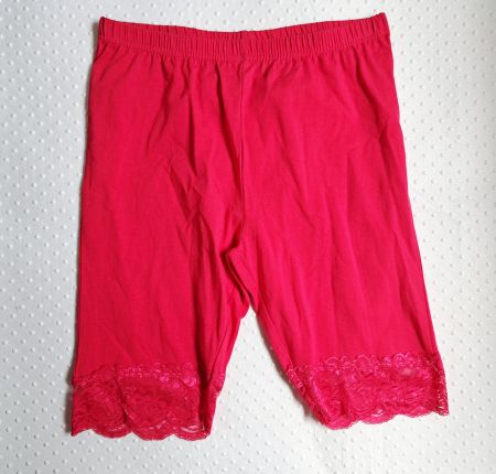 Kurze Sommerhose, Caprihose, Gr. S, Spitze