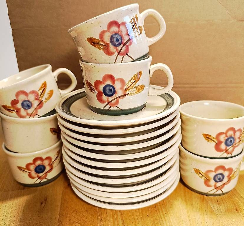Set di piatti: Elsterwerda DDR, Kaffee-/Tee-Set , 19-teilig – Usato da Dielsdorf venduto da sanboss