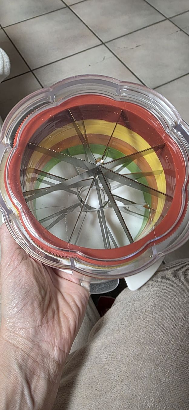 Küchengeräte: Coupe-fruits et légumes – Neu (gemäss Beschreibung) aus Corban von Joie-de-vivre 2