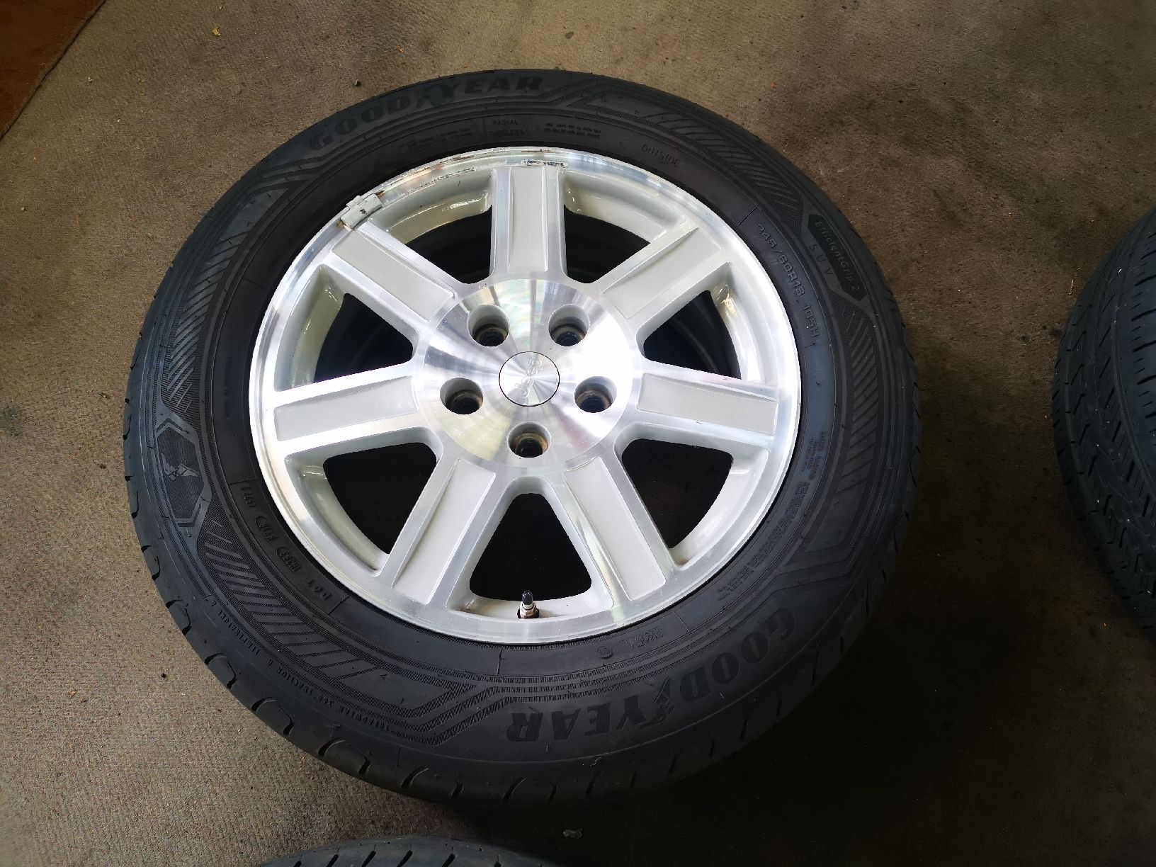Jeep Pneumatici & Ruote complete: Jeep Komplett Räder – Usato da Dübendorf venduto da Po928 3