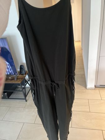 Schöner Sommer Jumpsuit von Opus, Grösse 36, Schwarz.