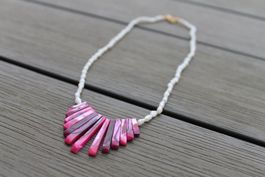 Collier coquillage rose et perles d'eau