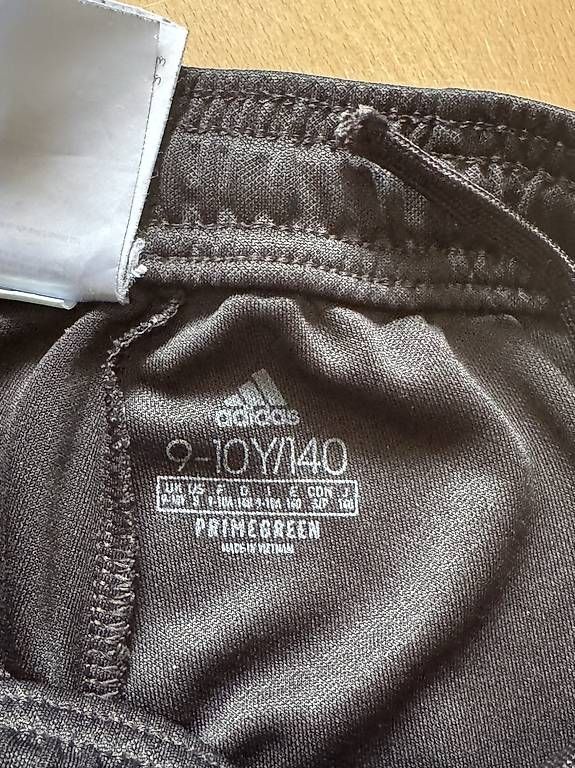 Pantaloni: Adidas Trainerhose Gr 140 – Usato da Tägerwilen venduto da ho__r7hj 2