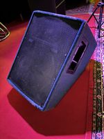 Hughes & Kettner Linear Pro 15M Lautsprecher 300 Watt