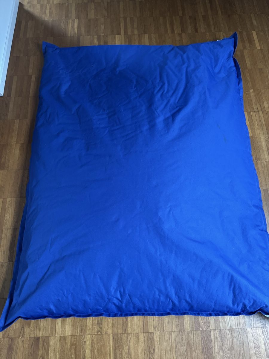 Cuscini: Blauer Sitzsack – Usato da Obfelden venduto da andrinamariaa