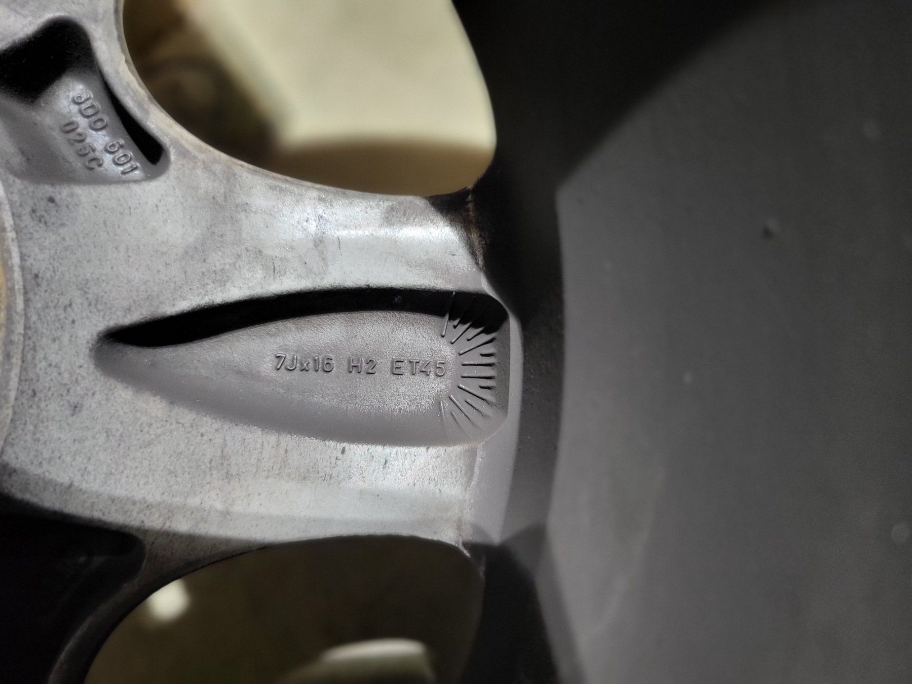 Audi Pneumatici & Ruote complete: Audi 16 Zoll felgen – Usato da Saland venduto da Jpf730 2