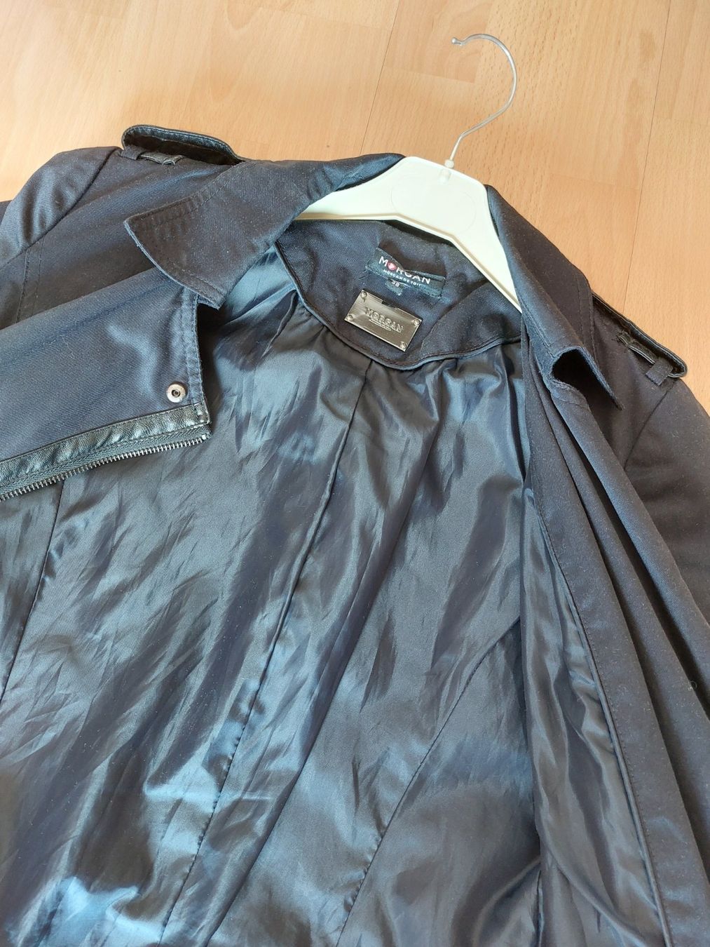 Morgan Cappotti: Trench coat Morgan – Usato da Plan les Ouates venduto da goodswiss 1