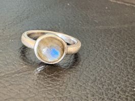 Bague avec une magnifique Labradorite
