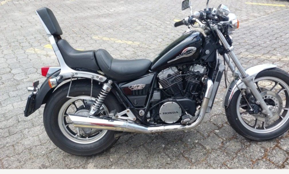 Honda Chopper: Honda RC 14 750 – Usato da Schnottwil venduto da See7
