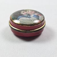 Vintage kleine Metalldose – dekorativisch & kompakt