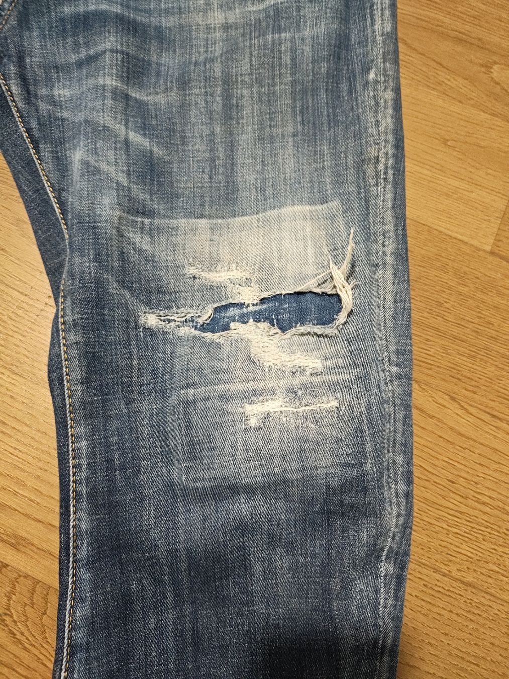 Dsquared2 Jeans: Dsquared2 Baggy Jeans Gr. 46 Regular Fit – Usato da Seon venduto da chf_g29b 1