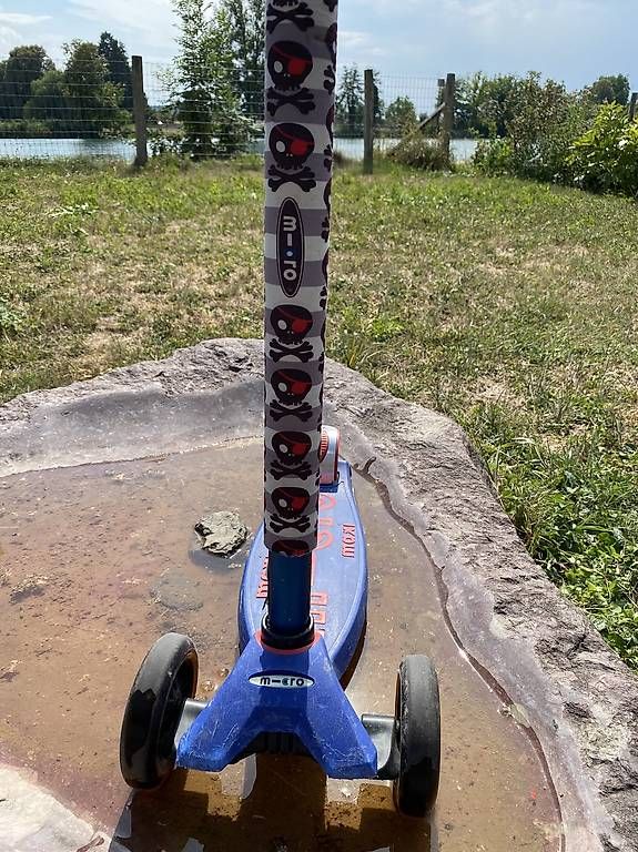 Kickboard: Micro Maxi Scooter trotti mit coolen accecoires – Gebraucht aus Wangen an der Aare von zarteflunder 1