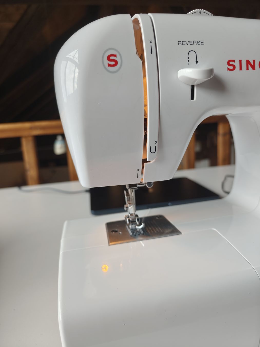 Singer Macchine da cucire: Singer Tradition 2250 machine a coudre – Usato da La Roche FR venduto da seashellfan 1
