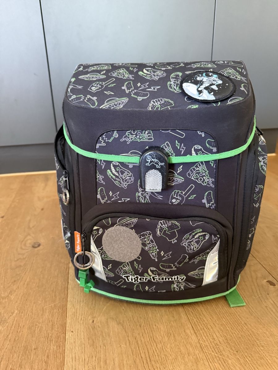 Zaini: Tiger family school backpack  – Usato da Unterägeri venduto da Tommtes