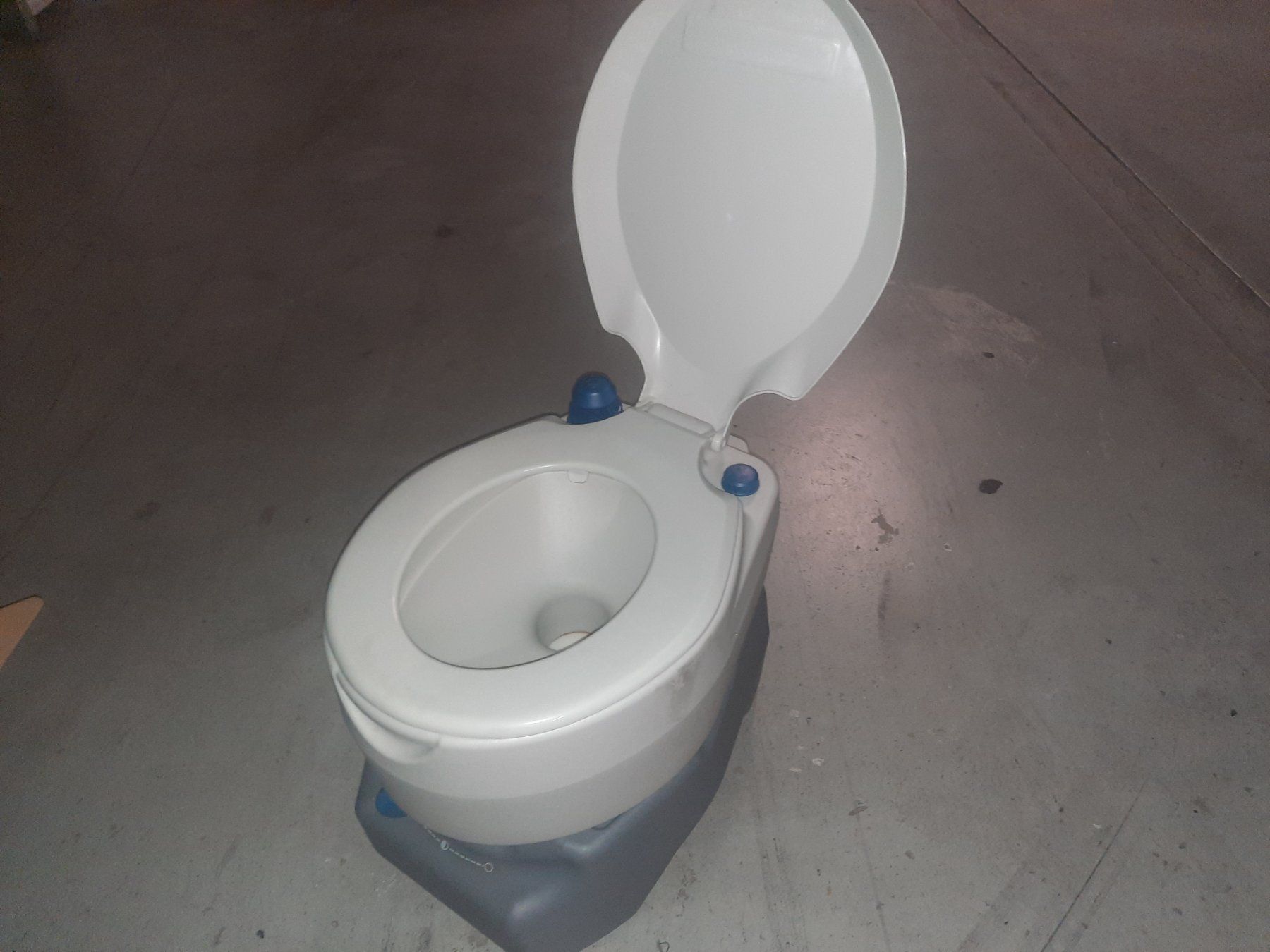 Campingaz WC: Campingaz toilettes portables 20l – Usato da Thônex venduto da Lasdunas 3