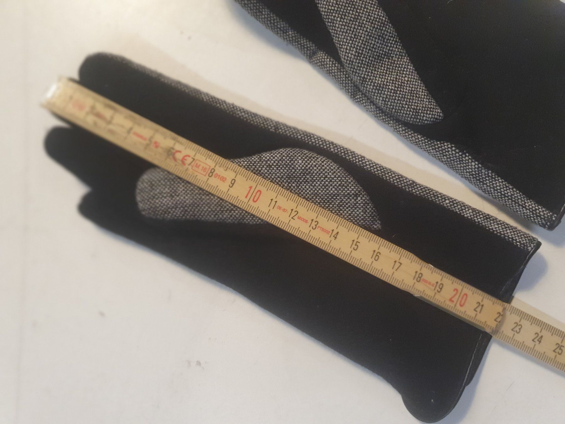 Guanti & manicotti: Damenhandschuhe stoff grau grösse S – Usato da Zürich venduto da loosebone 1