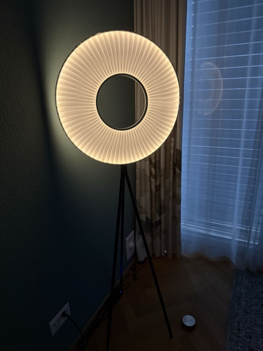 Roche Bobois Lampade: Iris Floor Tripod Stehlampe – Usato da Ostermundigen venduto da Schneehaesli08 4